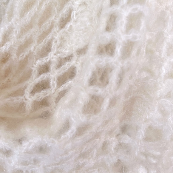 Vintage Knit Shawl Wrap With Heart Design - Picture 5 of 5